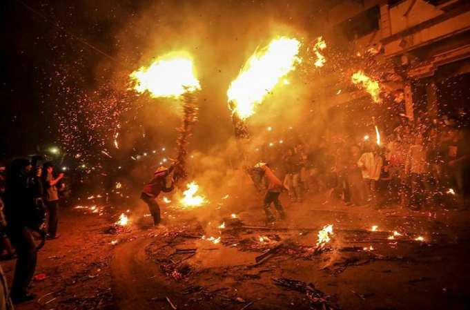 Tradisi Tahunan Perang Obor di Desa Tegal Sambi sebagai Ritual Tolak Bala